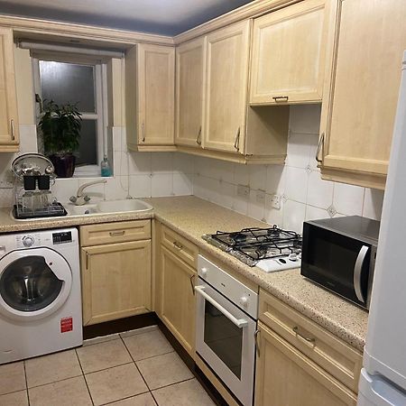 Large Double Bed And Bathroom Oxford Buitenkant foto